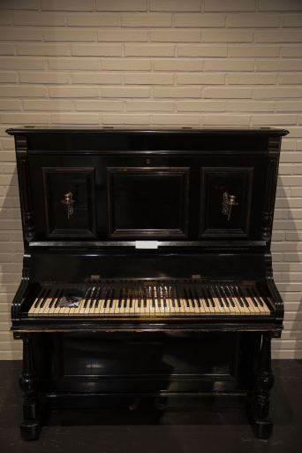 Hedén Upright Piano