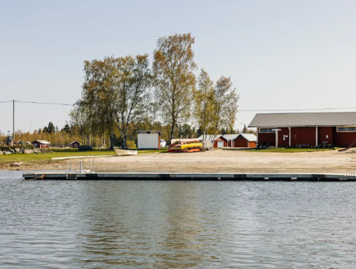 Bredhällan beach