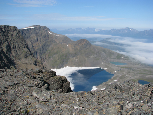 Kjelvågtinden and Uløytinden