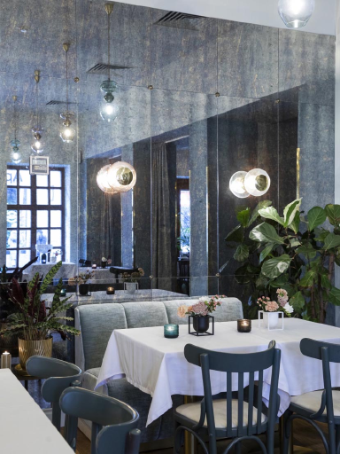 Leo Restaurant & Bar