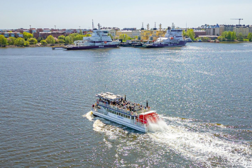 Paddle wheel cruises to Korkeasaari Zoo
