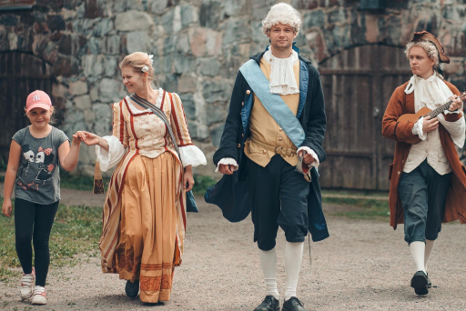 Cruise to Suomenlinna, Guided Tour Included on Arrival

