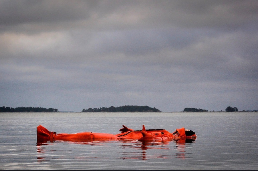 Survival suit float + sauna
