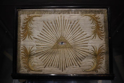5. Book Stand and Decorative Cloth
